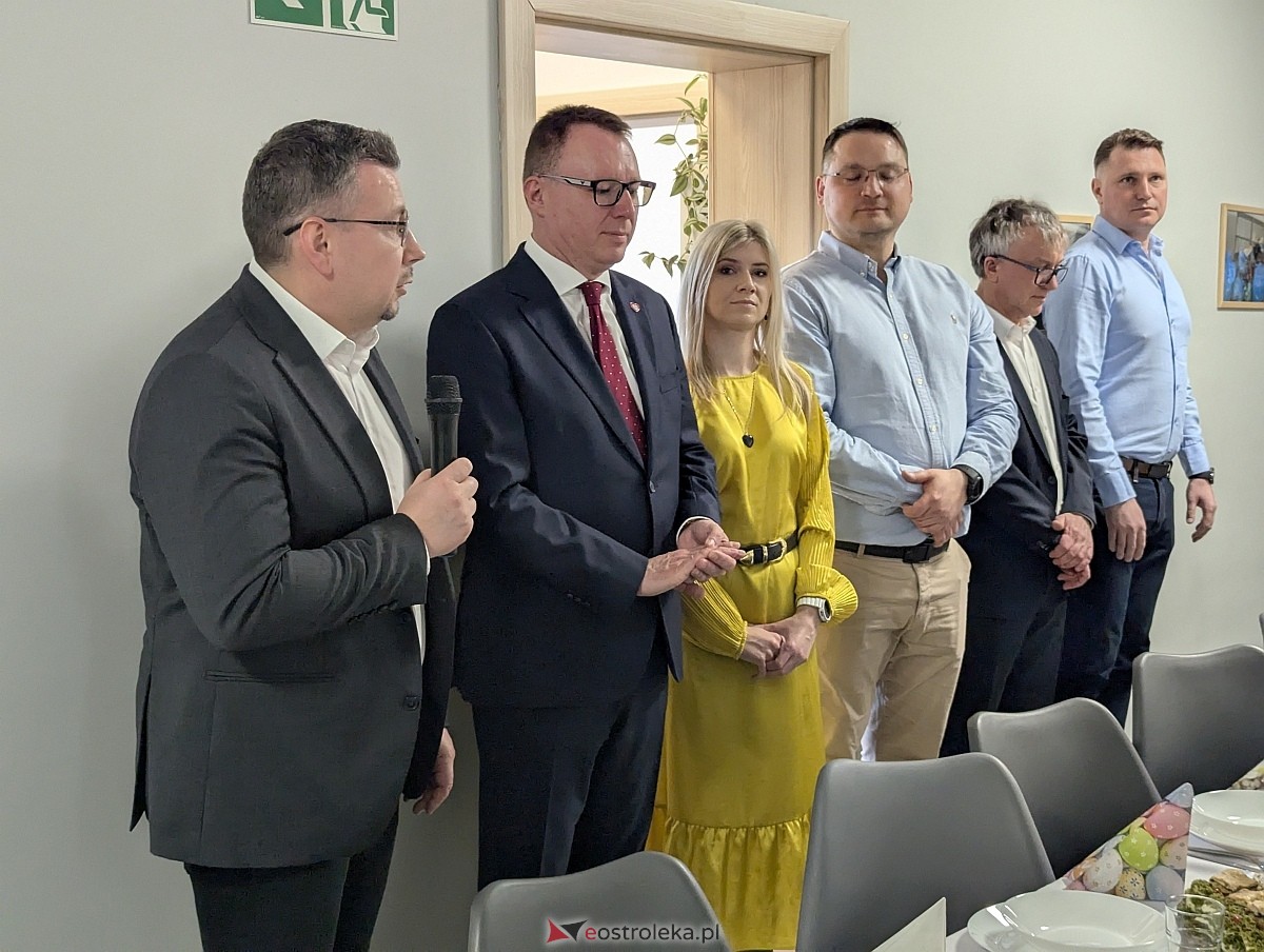 Wielkanocne spotkanie w Centrum Integracji Społecznej [02.04.2026] - zdjęcie #11 - eOstroleka.pl