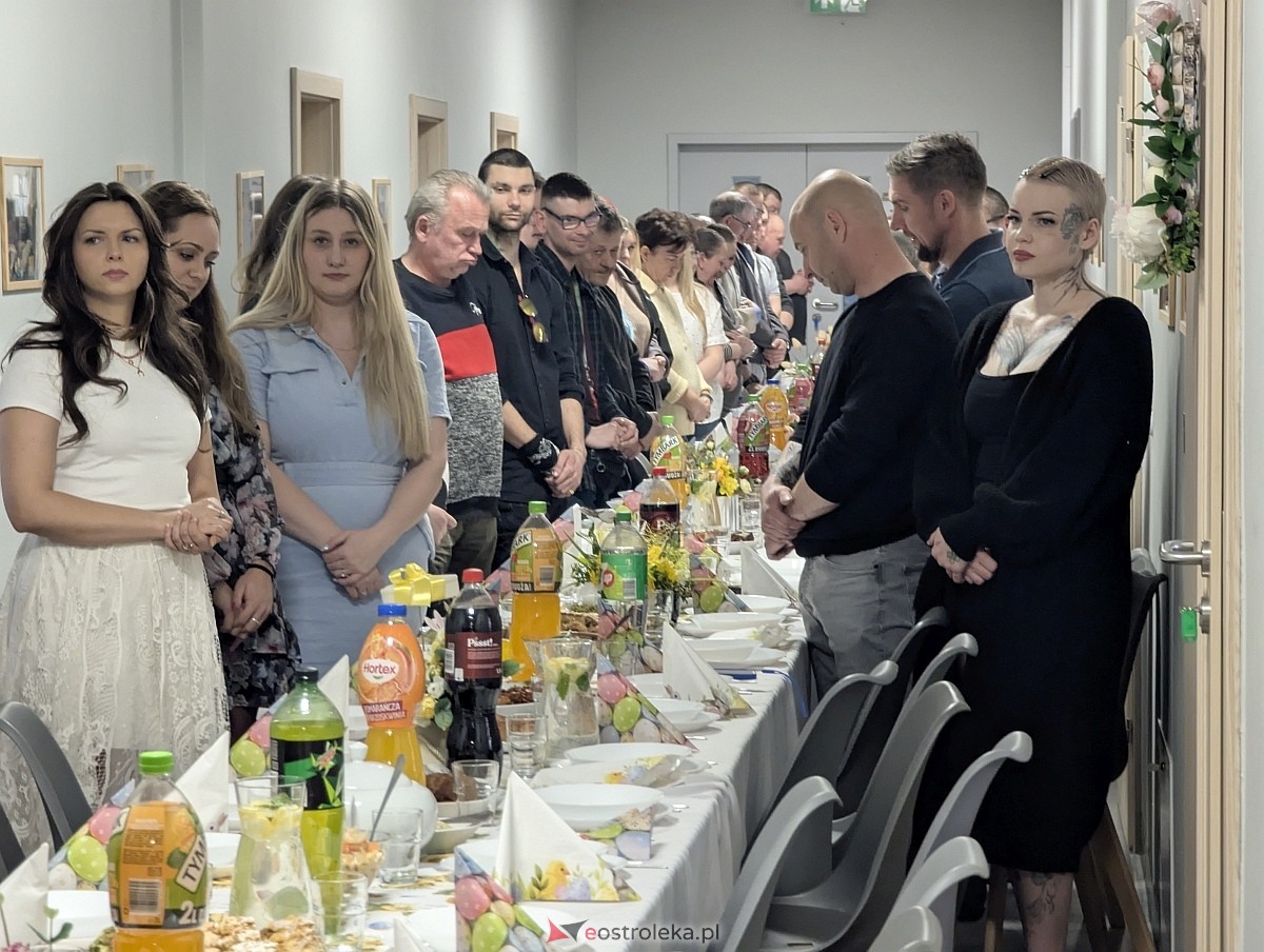 Wielkanocne spotkanie w Centrum Integracji Społecznej [02.04.2026] - zdjęcie #5 - eOstroleka.pl