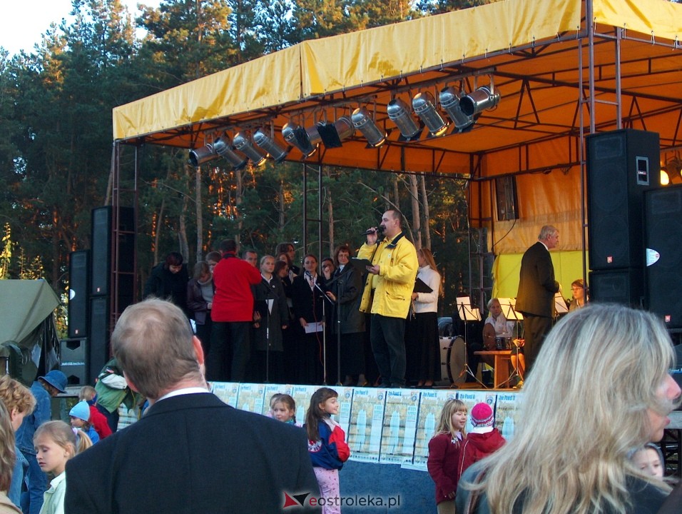 Dzień Papieski w Ostrołęce 2004 - zdjęcie #9 - eOstroleka.pl