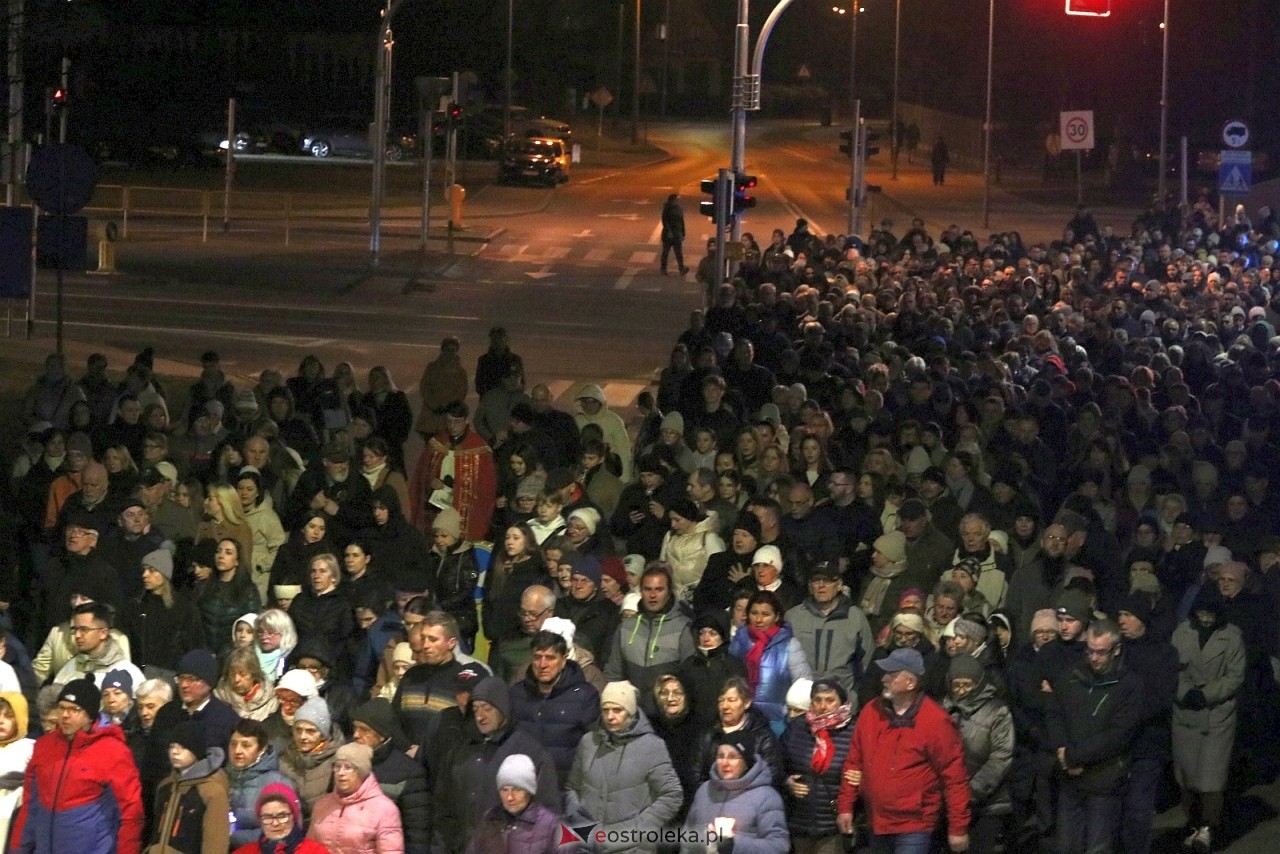 Droga krzyżowa parafii św. Franciszka w Ostrołęce [3.04.2026] - zdjęcie #60 - eOstroleka.pl