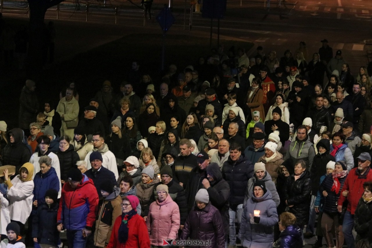 Droga krzyżowa parafii św. Franciszka w Ostrołęce [3.04.2026] - zdjęcie #59 - eOstroleka.pl