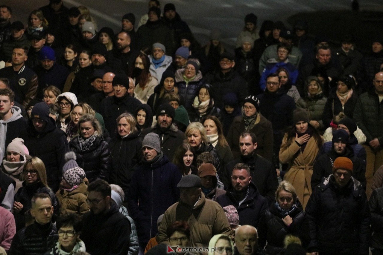 Droga krzyżowa parafii św. Franciszka w Ostrołęce [3.04.2026] - zdjęcie #54 - eOstroleka.pl