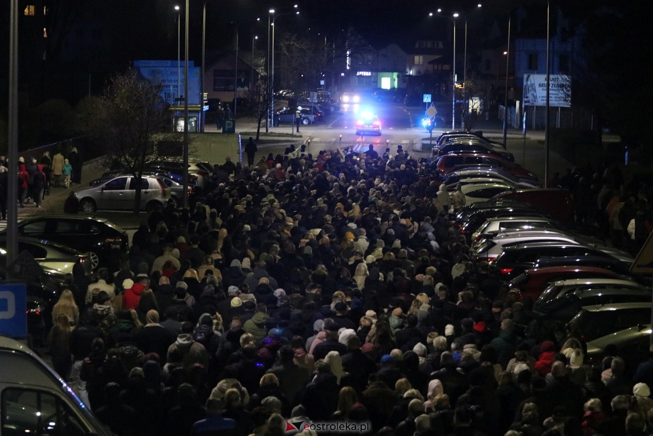 Droga krzyżowa parafii św. Franciszka w Ostrołęce [3.04.2026] - zdjęcie #46 - eOstroleka.pl