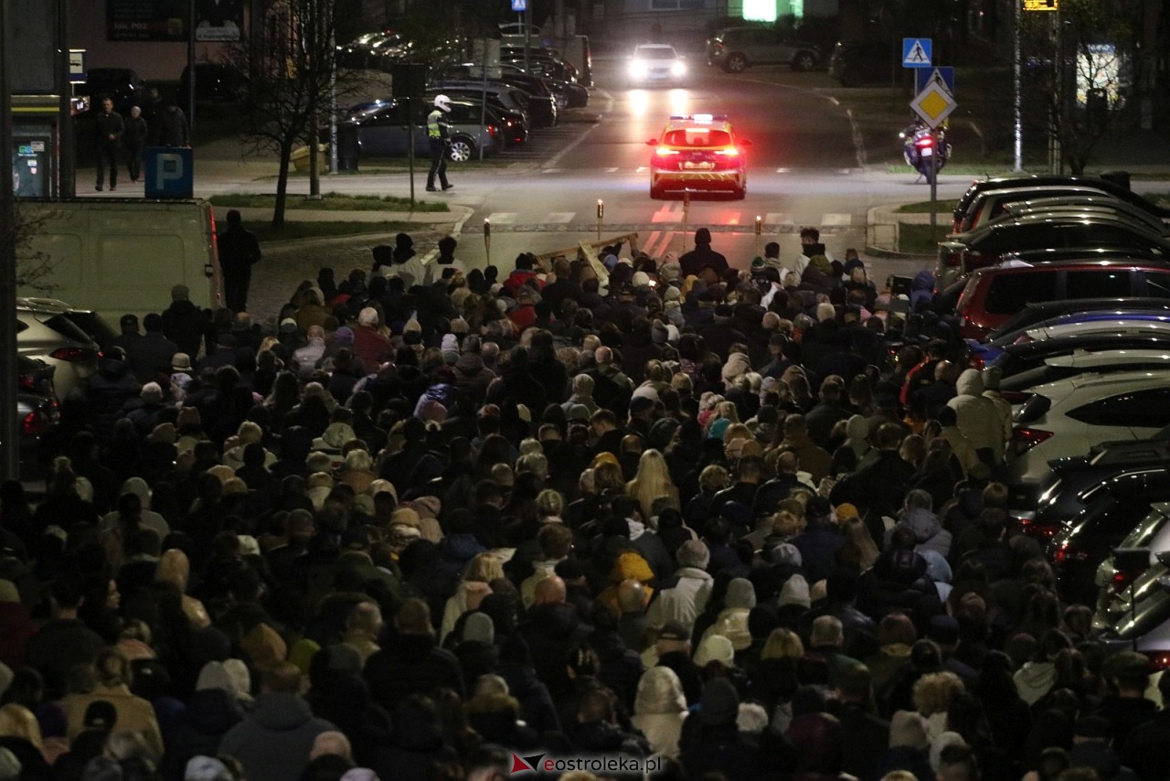 Droga krzyżowa parafii św. Franciszka w Ostrołęce [3.04.2026] - zdjęcie #45 - eOstroleka.pl