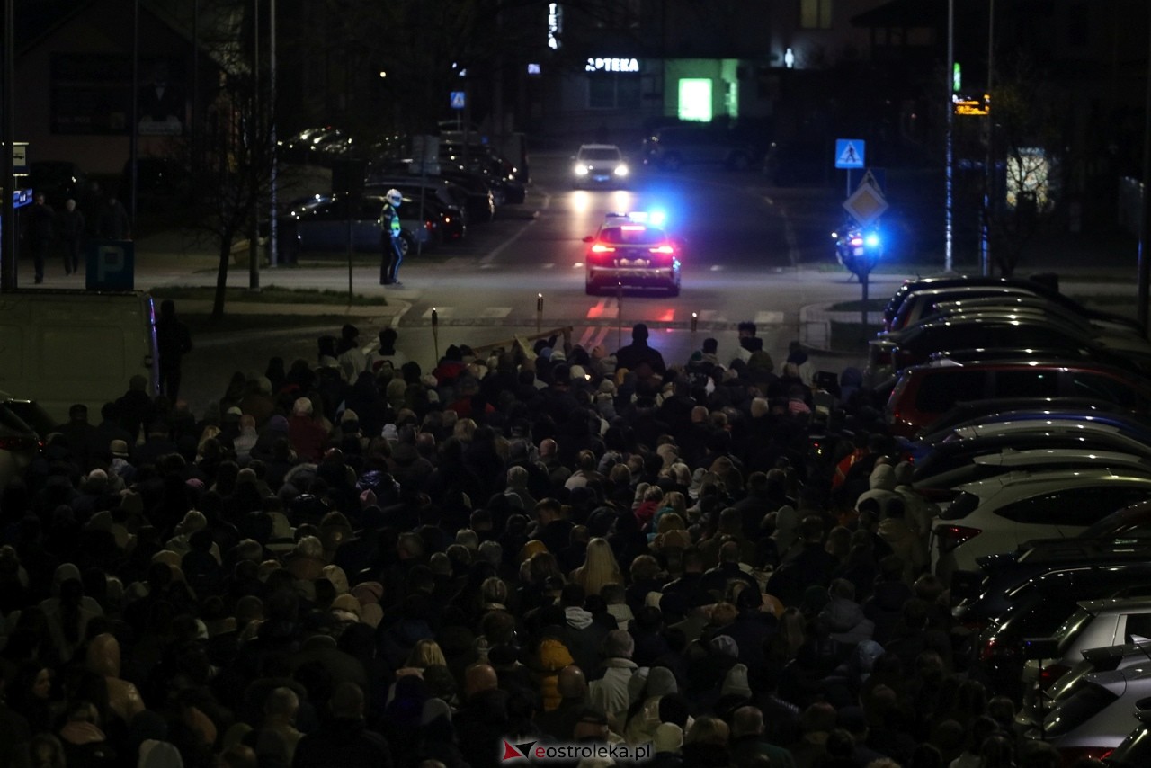 Droga krzyżowa parafii św. Franciszka w Ostrołęce [3.04.2026] - zdjęcie #44 - eOstroleka.pl