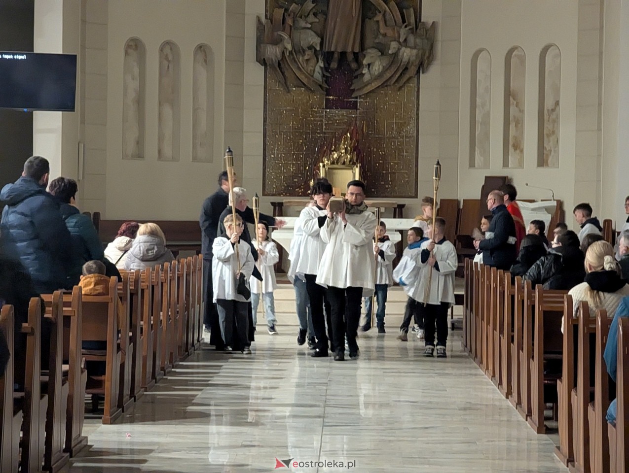Droga krzyżowa parafii św. Franciszka w Ostrołęce [3.04.2026] - zdjęcie #34 - eOstroleka.pl