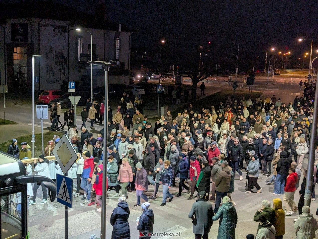 Droga krzyżowa parafii św. Franciszka w Ostrołęce [3.04.2026] - zdjęcie #24 - eOstroleka.pl