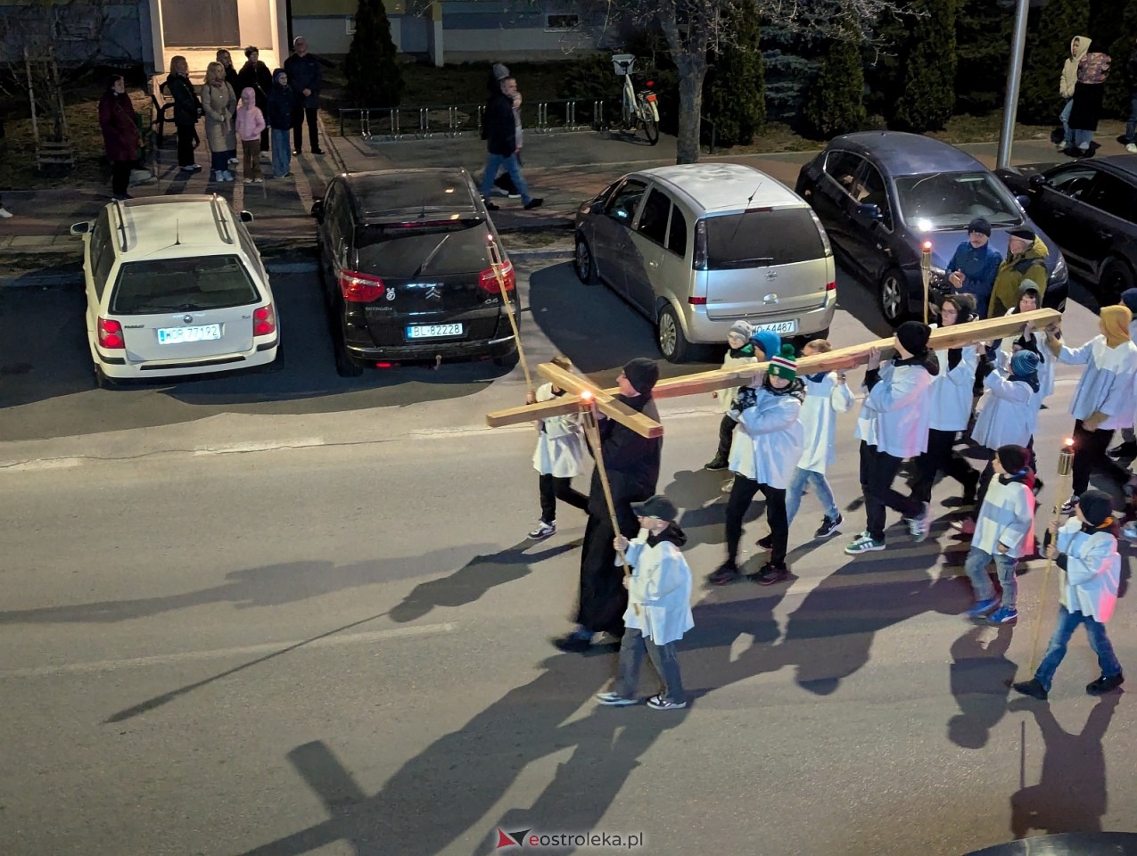 Droga krzyżowa parafii św. Franciszka w Ostrołęce [3.04.2026] - zdjęcie #22 - eOstroleka.pl