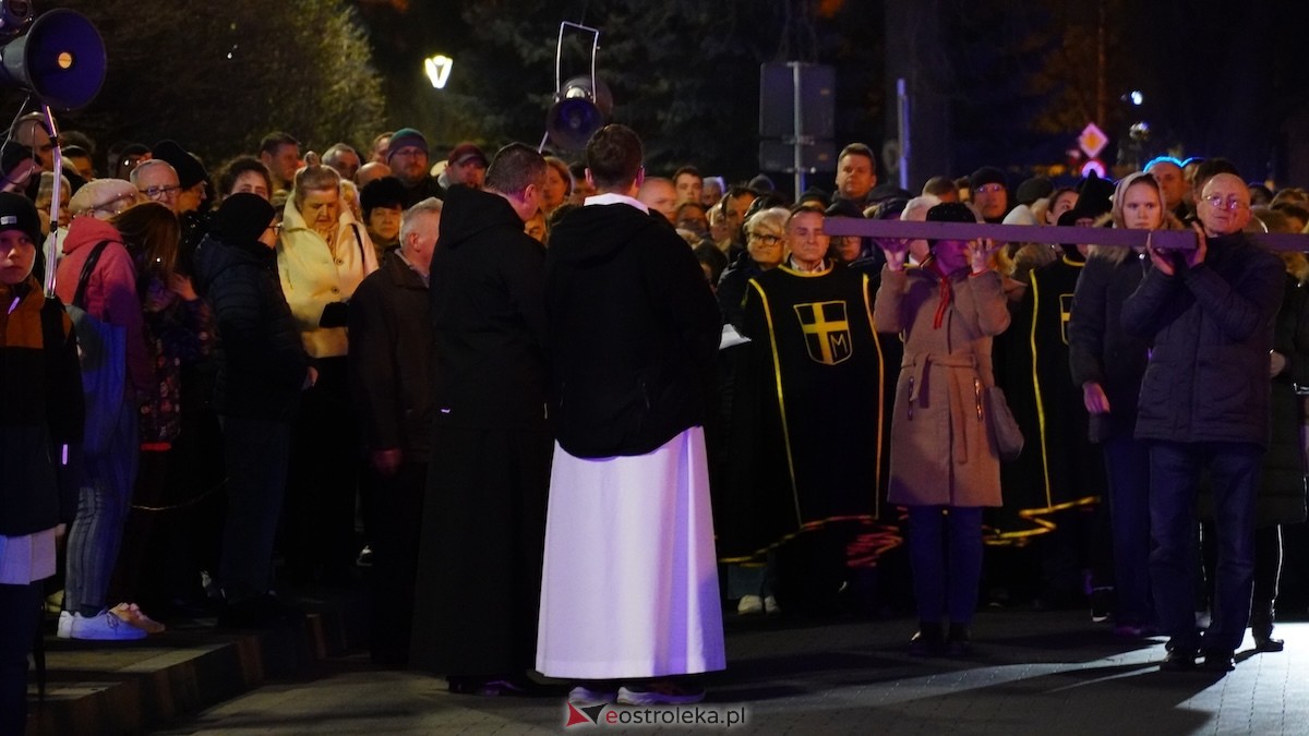 Droga Krzyżowa w Klasztorze [03.04.2026] - zdjęcie #16 - eOstroleka.pl