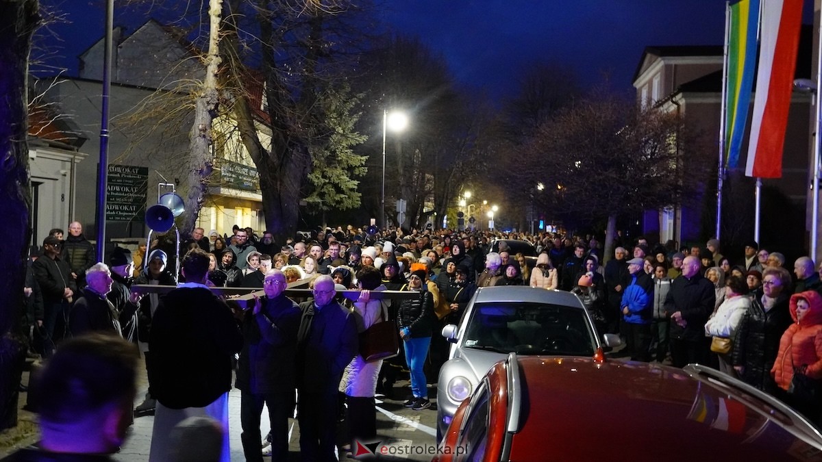 Droga Krzyżowa w Klasztorze [03.04.2026] - zdjęcie #5 - eOstroleka.pl