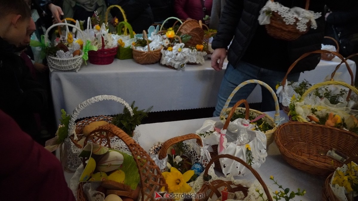 Święcenie pokarmów w ostrołęckich parafiach [04.04.2026] - zdjęcie #52 - eOstroleka.pl