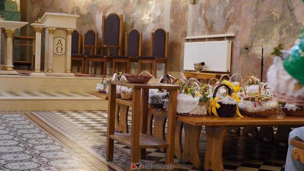 Święcenie pokarmów w ostrołęckich parafiach [04.04.2026] - zdjęcie #43 - eOstroleka.pl