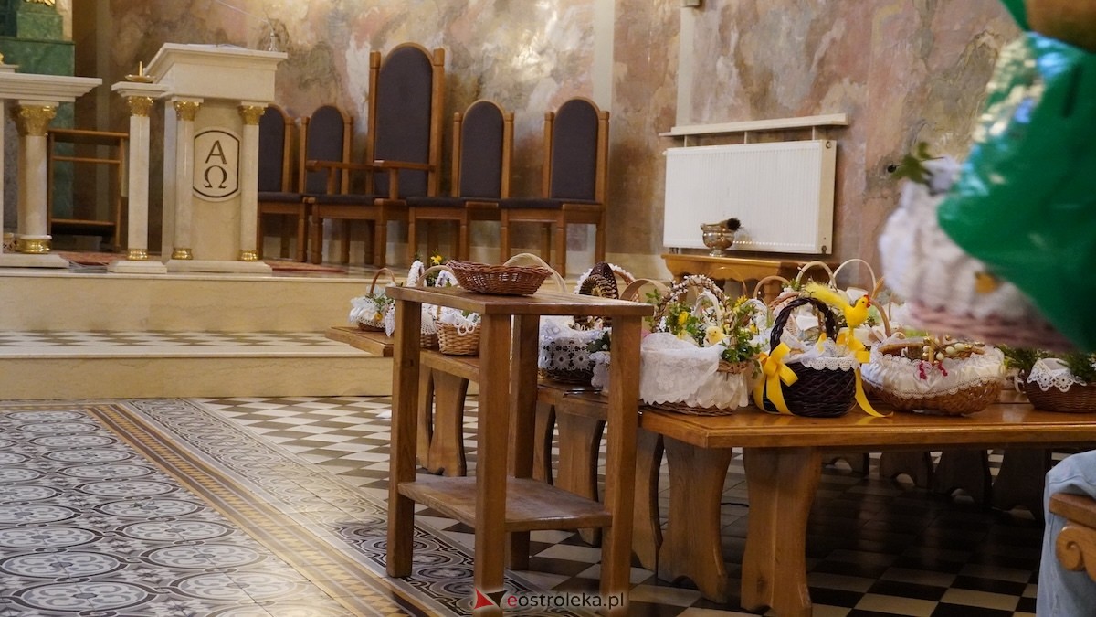 Święcenie pokarmów w ostrołęckich parafiach [04.04.2026] - zdjęcie #42 - eOstroleka.pl