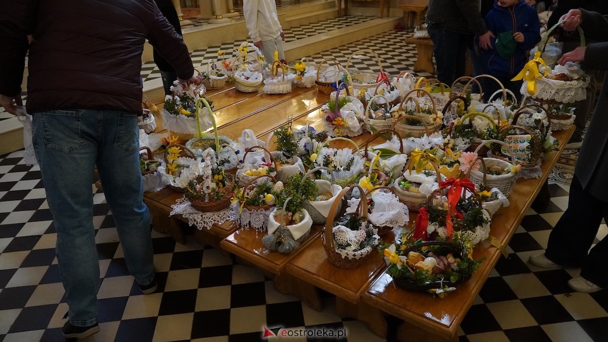 Święcenie pokarmów w ostrołęckich parafiach [04.04.2026] - zdjęcie #36 - eOstroleka.pl