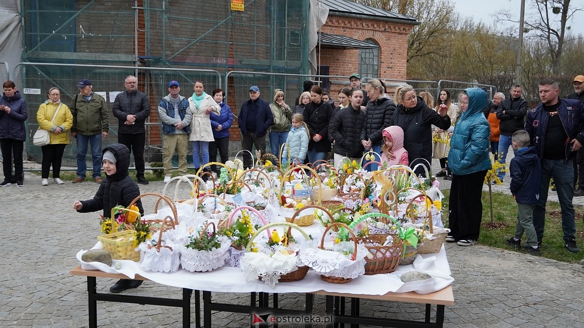 Święcenie pokarmów w ostrołęckich parafiach [04.04.2026] - zdjęcie #79 - eOstroleka.pl
