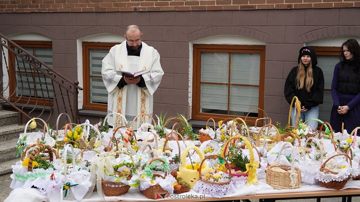 Święcenie pokarmów w ostrołęckich parafiach [04.04.2026] - zdjęcie #75 - eOstroleka.pl