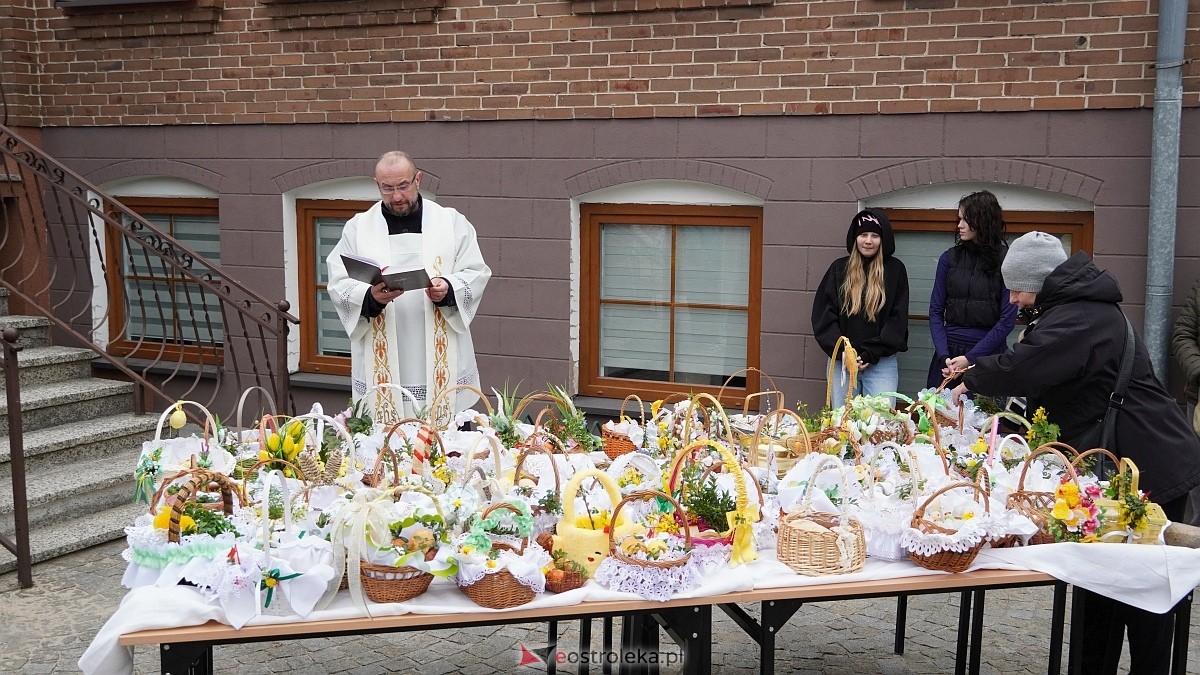 Święcenie pokarmów w ostrołęckich parafiach [04.04.2026] - zdjęcie #72 - eOstroleka.pl