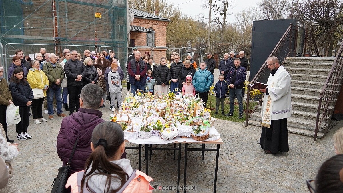 Święcenie pokarmów w ostrołęckich parafiach [04.04.2026] - zdjęcie #68 - eOstroleka.pl