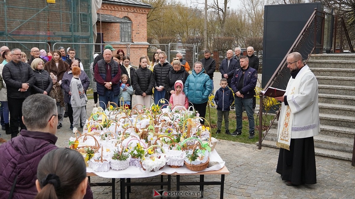 Święcenie pokarmów w ostrołęckich parafiach [04.04.2026] - zdjęcie #67 - eOstroleka.pl