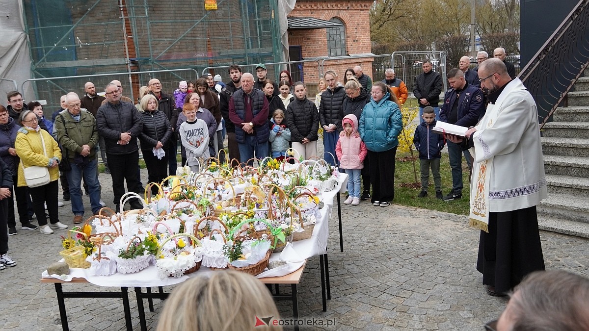 Święcenie pokarmów w ostrołęckich parafiach [04.04.2026] - zdjęcie #65 - eOstroleka.pl