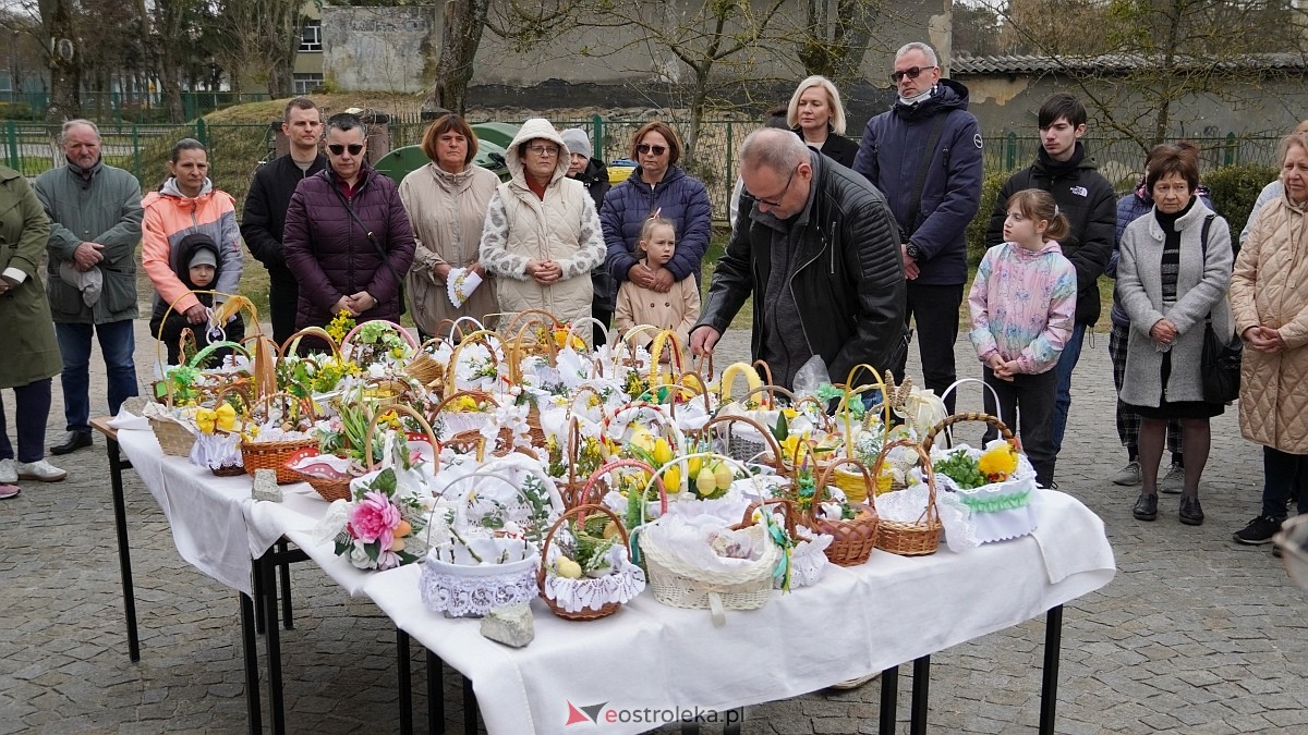Święcenie pokarmów w ostrołęckich parafiach [04.04.2026] - zdjęcie #61 - eOstroleka.pl