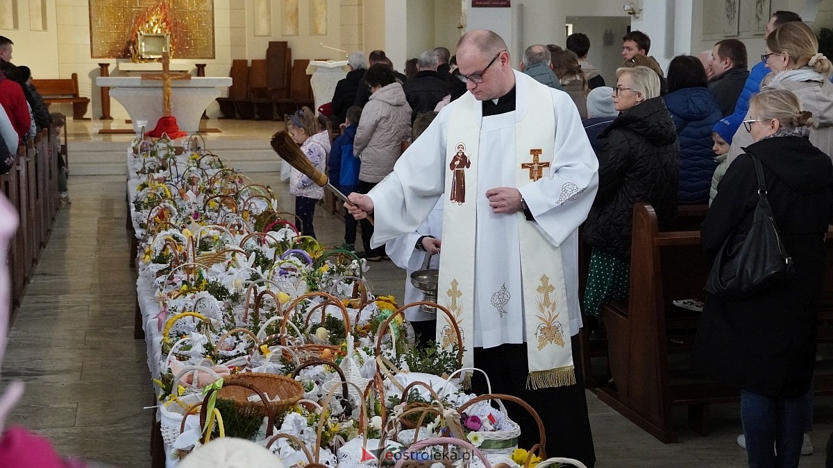Święcenie pokarmów w ostrołęckich parafiach [04.04.2026] - zdjęcie #11 - eOstroleka.pl