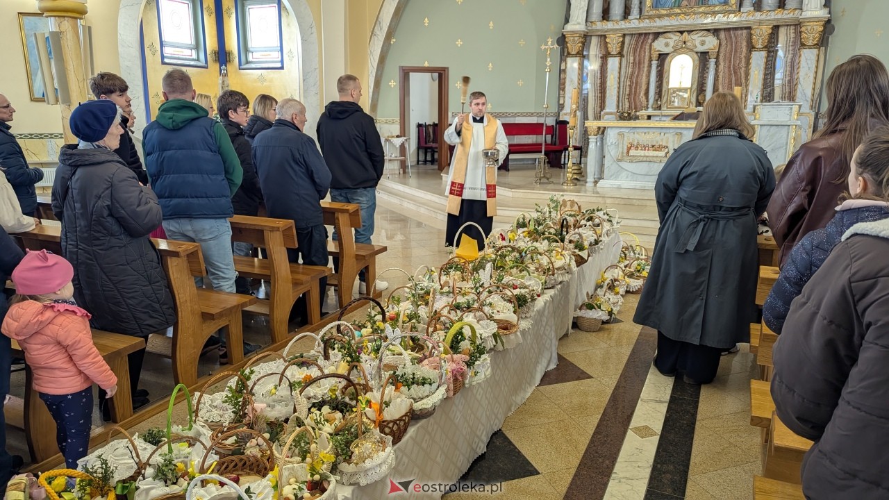 Święcenie pokarmów w ostrołęckich parafiach [04.04.2026] - zdjęcie #100 - eOstroleka.pl
