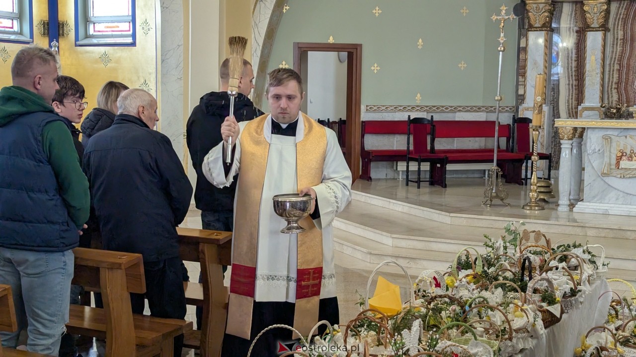Święcenie pokarmów w ostrołęckich parafiach [04.04.2026] - zdjęcie #103 - eOstroleka.pl