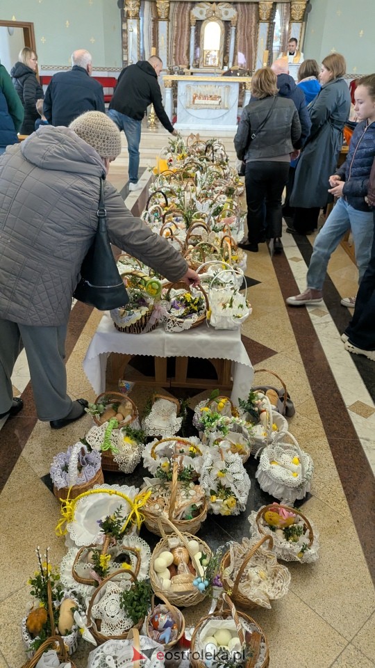 Święcenie pokarmów w ostrołęckich parafiach [04.04.2026] - zdjęcie #105 - eOstroleka.pl