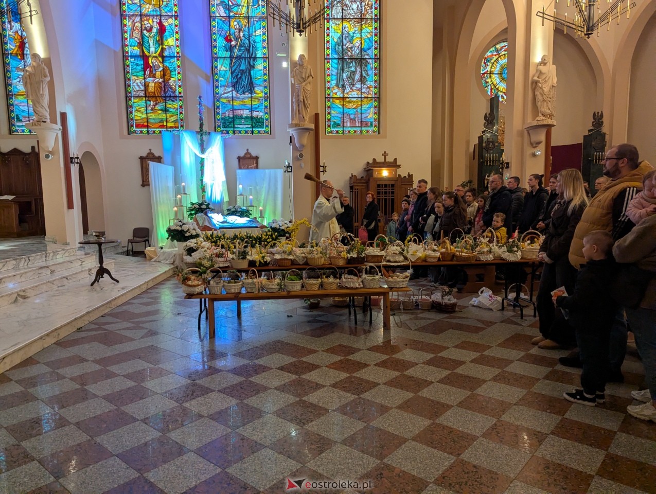 Święcenie pokarmów w ostrołęckich parafiach [04.04.2026] - zdjęcie #8 - eOstroleka.pl