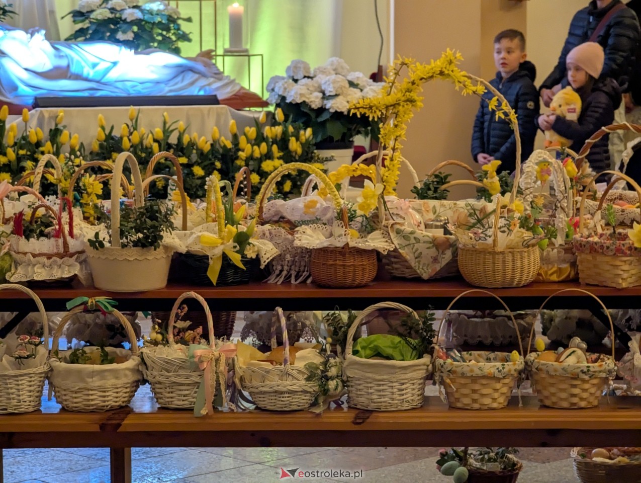 Święcenie pokarmów w ostrołęckich parafiach [04.04.2026] - zdjęcie #5 - eOstroleka.pl