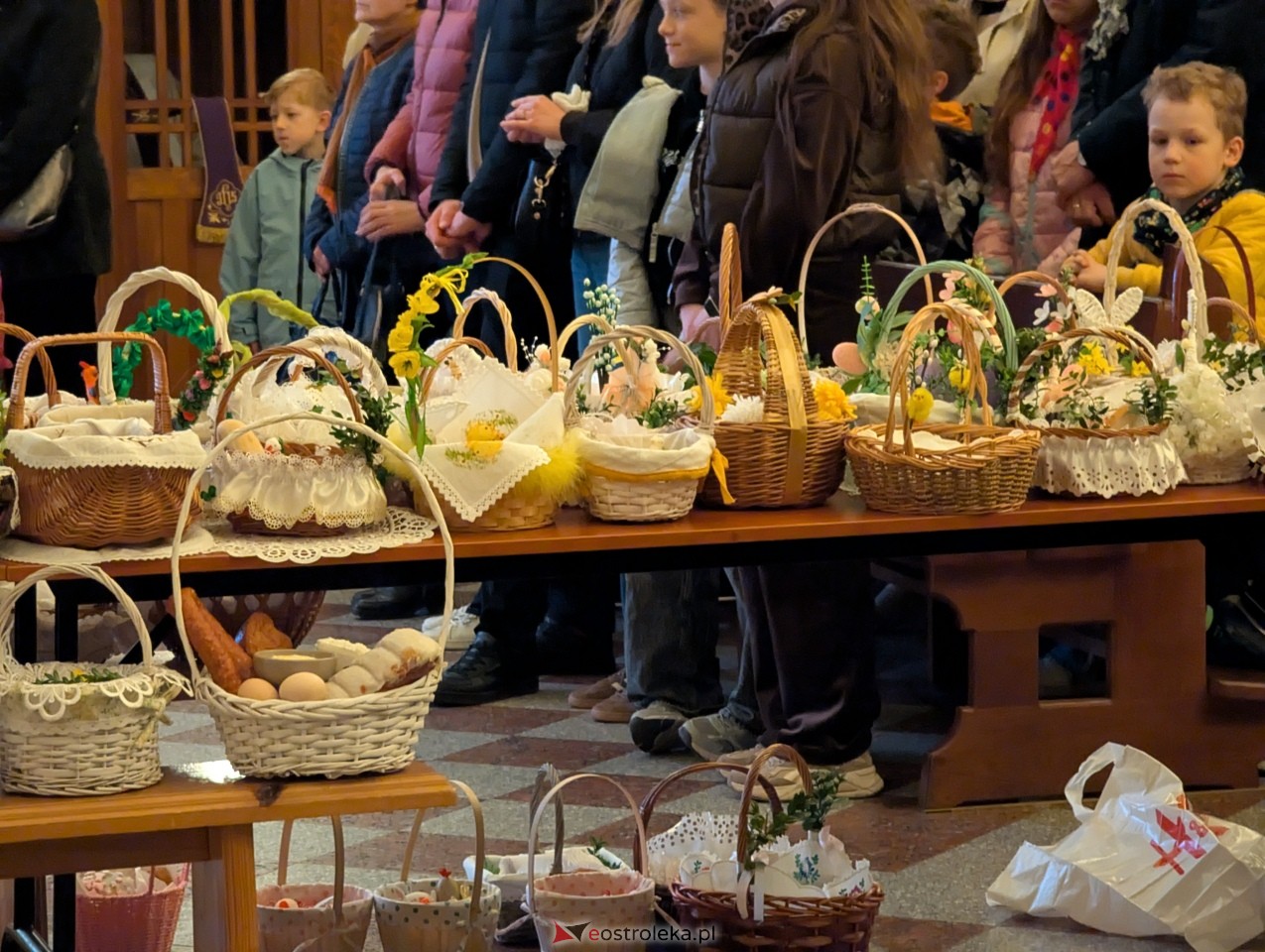 Święcenie pokarmów w ostrołęckich parafiach [04.04.2026] - zdjęcie #2 - eOstroleka.pl