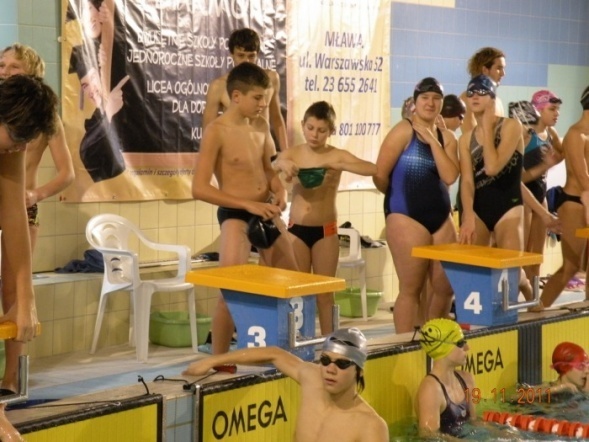 8 medali ostrołęckich pływaków na zawodach w Mławie - zdjęcie #1 - eOstroleka.pl