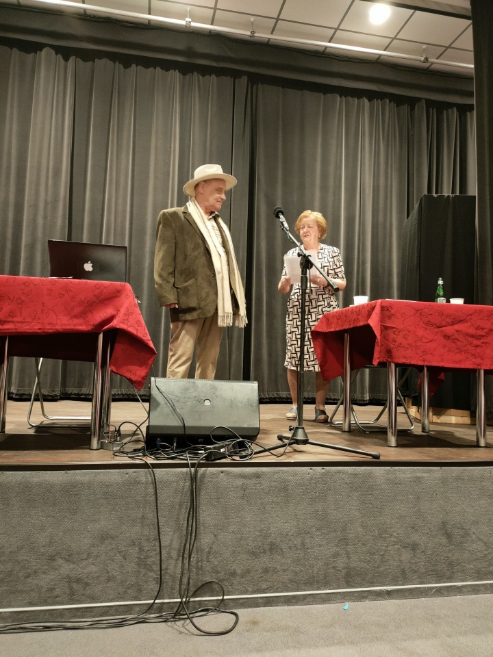 Wiosenny spektakl w Ostrołęckim Uniwersytecie Trzeciego Wieku [01.04.2026] - zdjęcie #75 - eOstroleka.pl