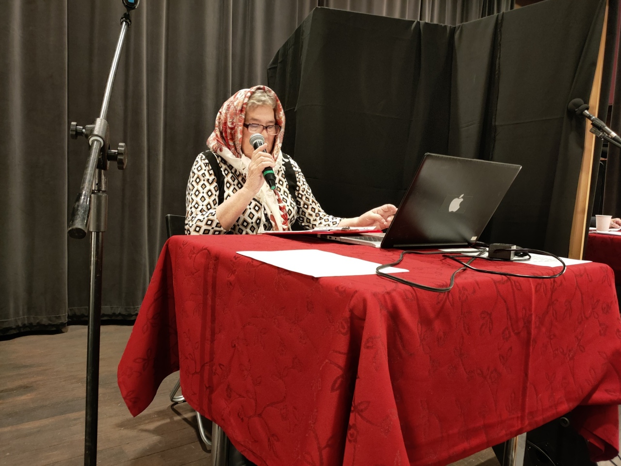 Wiosenny spektakl w Ostrołęckim Uniwersytecie Trzeciego Wieku [01.04.2026] - zdjęcie #60 - eOstroleka.pl