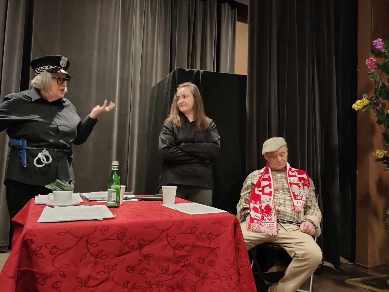 Wiosenny spektakl w Ostrołęckim Uniwersytecie Trzeciego Wieku [01.04.2026] - zdjęcie #34 - eOstroleka.pl