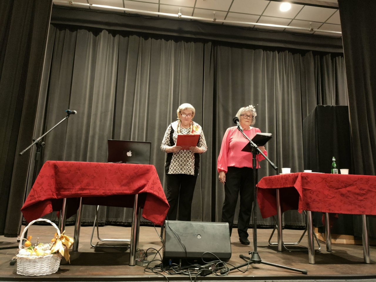 Wiosenny spektakl w Ostrołęckim Uniwersytecie Trzeciego Wieku [01.04.2026] - zdjęcie #23 - eOstroleka.pl