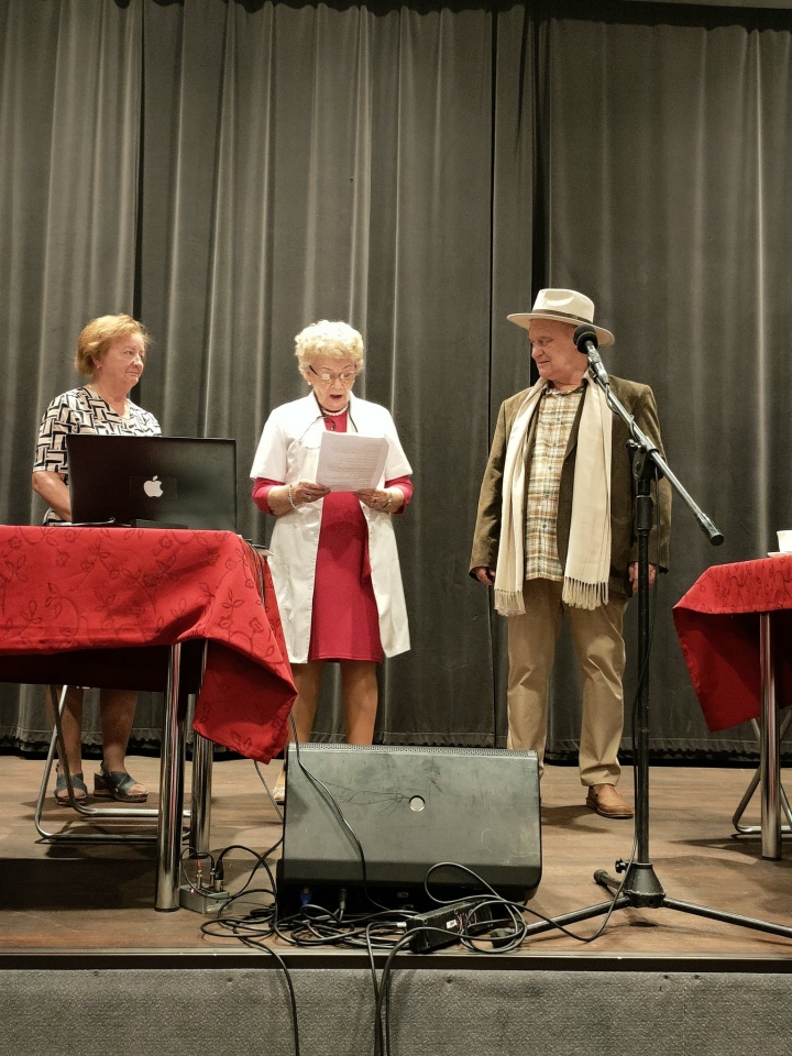 Wiosenny spektakl w Ostrołęckim Uniwersytecie Trzeciego Wieku [01.04.2026] - zdjęcie #20 - eOstroleka.pl