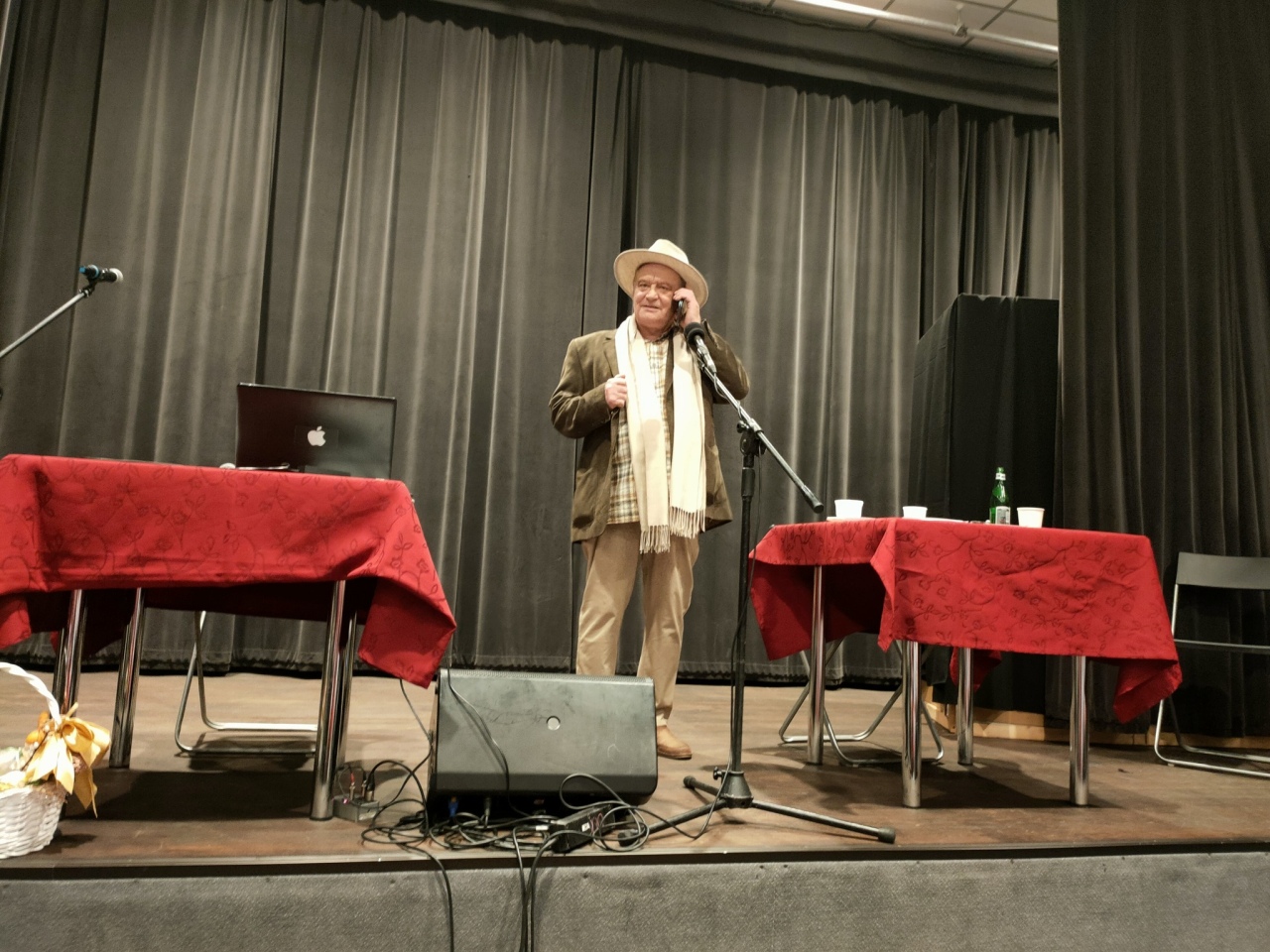 Wiosenny spektakl w Ostrołęckim Uniwersytecie Trzeciego Wieku [01.04.2026] - zdjęcie #17 - eOstroleka.pl