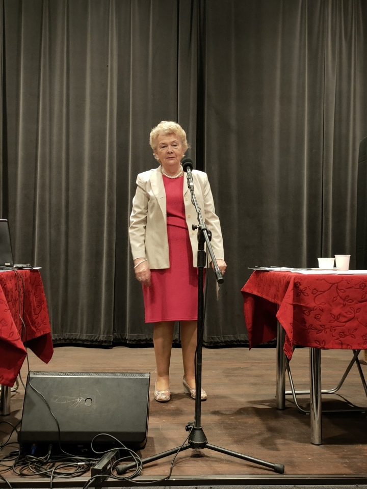 Wiosenny spektakl w Ostrołęckim Uniwersytecie Trzeciego Wieku [01.04.2026] - zdjęcie #13 - eOstroleka.pl