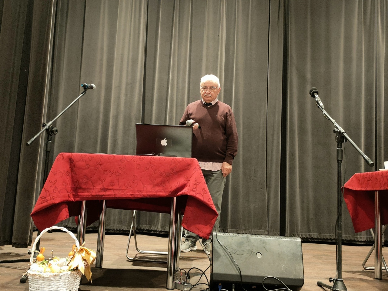 Wiosenny spektakl w Ostrołęckim Uniwersytecie Trzeciego Wieku [01.04.2026] - zdjęcie #12 - eOstroleka.pl