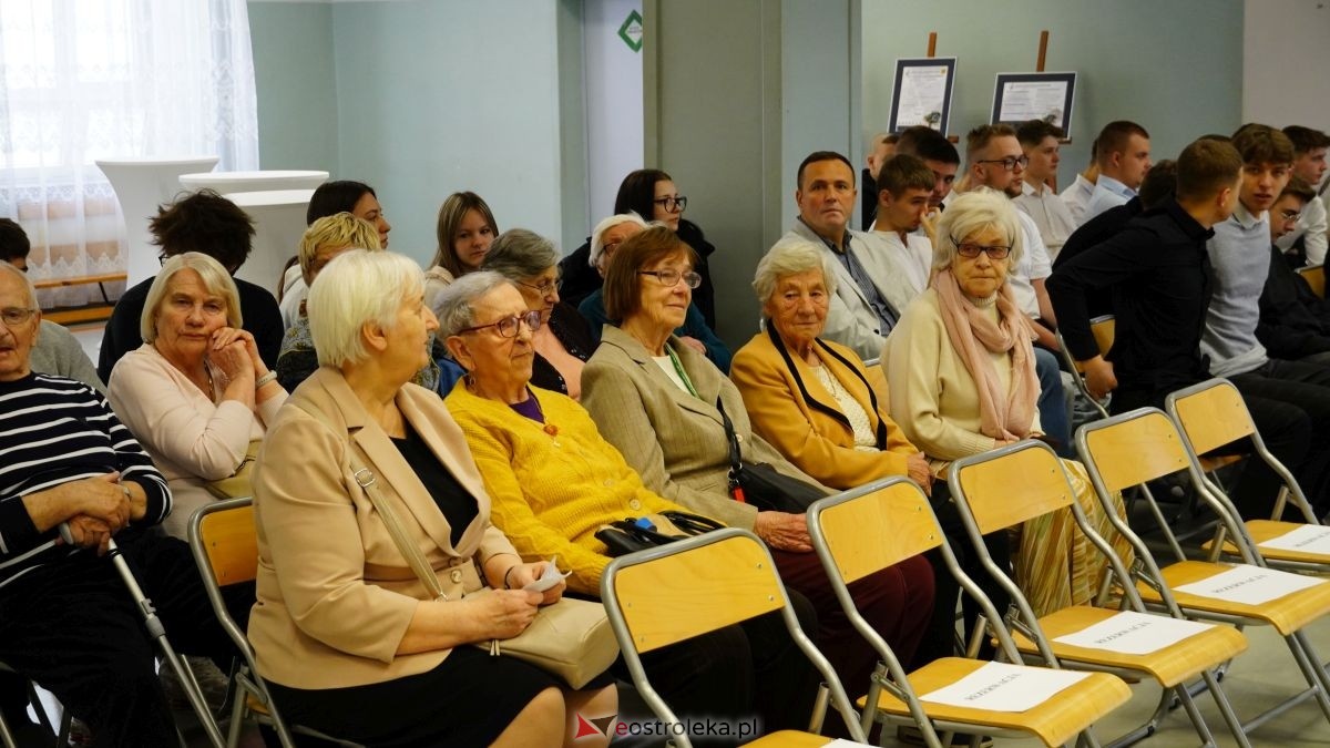 Zakończenie 3. edycji projektu Międzypokoleniowe Pasje w Zespole Szkół Zawodowych nr 1 [09.04.2026] - zdjęcie #100 - eOstroleka.pl