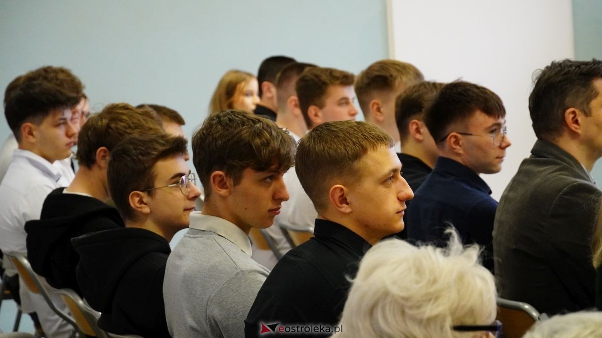 Zakończenie 3. edycji projektu Międzypokoleniowe Pasje w Zespole Szkół Zawodowych nr 1 [09.04.2026] - zdjęcie #66 - eOstroleka.pl