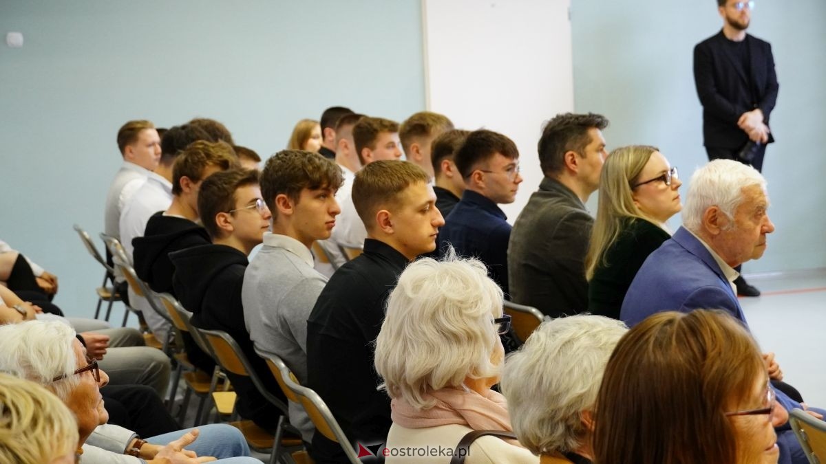 Zakończenie 3. edycji projektu Międzypokoleniowe Pasje w Zespole Szkół Zawodowych nr 1 [09.04.2026] - zdjęcie #65 - eOstroleka.pl