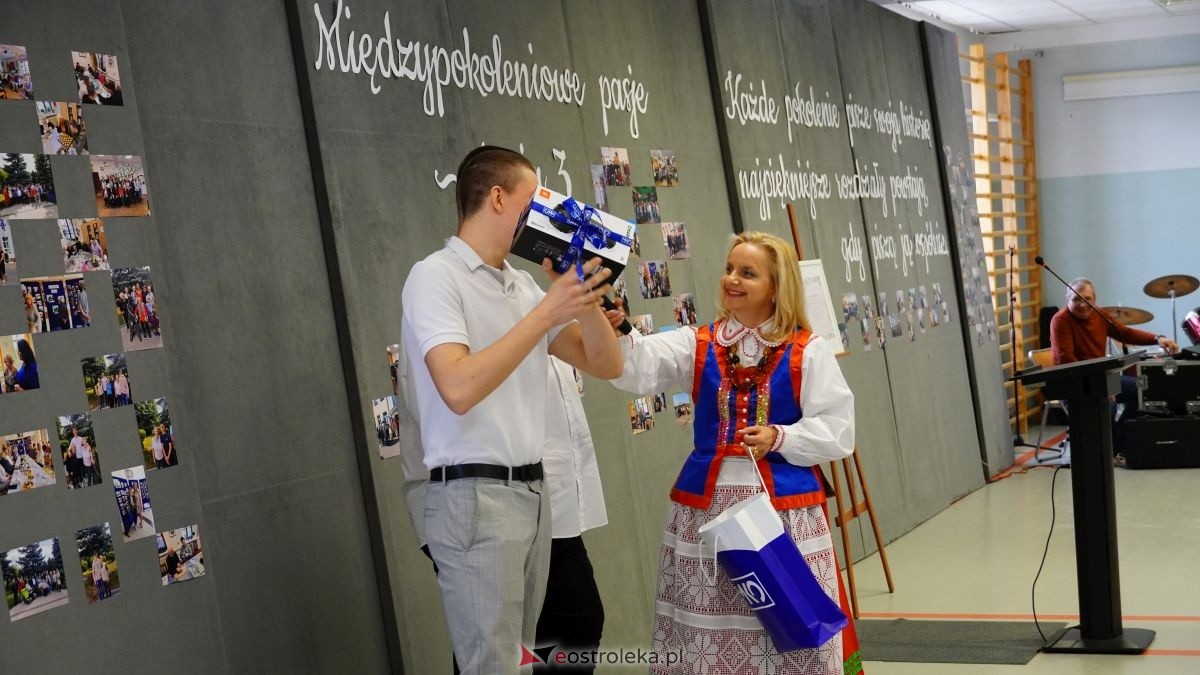 Zakończenie 3. edycji projektu Międzypokoleniowe Pasje w Zespole Szkół Zawodowych nr 1 [09.04.2026] - zdjęcie #41 - eOstroleka.pl