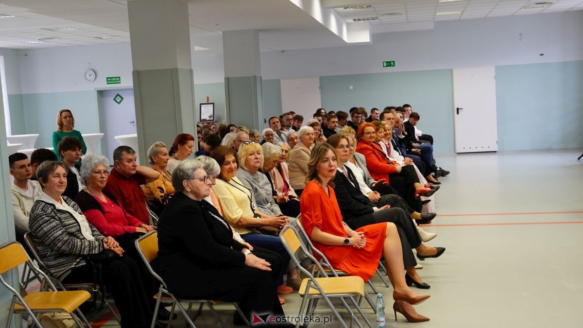 Zakończenie 3. edycji projektu Międzypokoleniowe Pasje w Zespole Szkół Zawodowych nr 1 [09.04.2026] - zdjęcie #4 - eOstroleka.pl