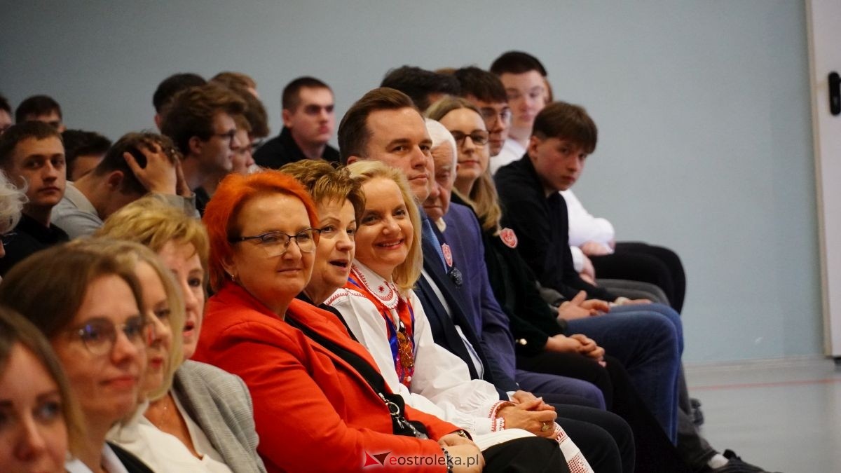 Zakończenie 3. edycji projektu Międzypokoleniowe Pasje w Zespole Szkół Zawodowych nr 1 [09.04.2026] - zdjęcie #2 - eOstroleka.pl