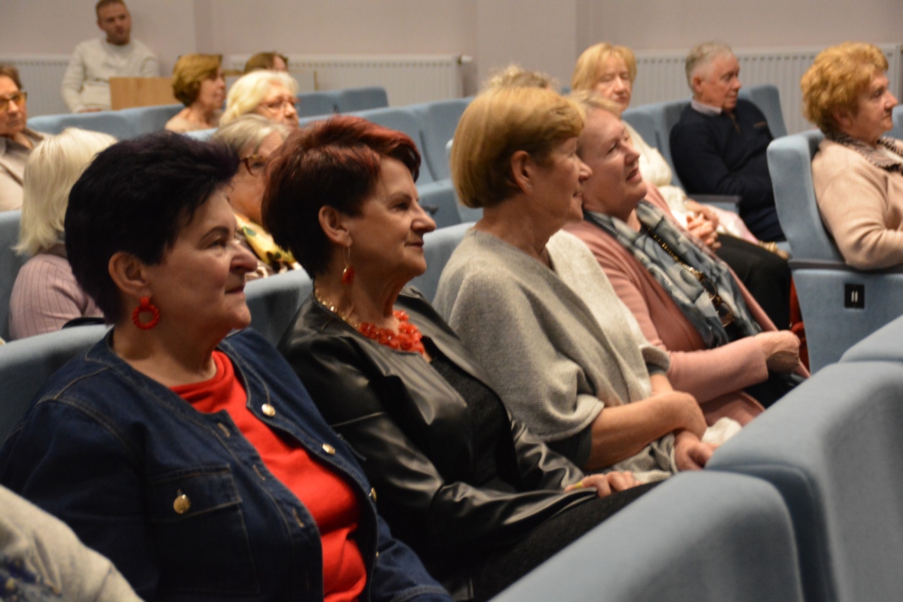 “Kobiety na trzech kontynentach” - wykład Uniwersytetu Trzeciego Wieku w Kadzidle [09.04.2026] - zdjęcie #9 - eOstroleka.pl