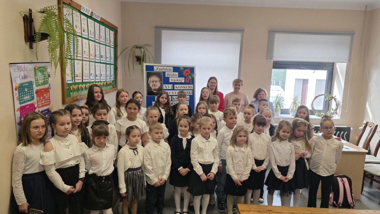 XVI Konkurs Recytatorski Poezji Ks. Jana Twardowskiego w Chudku [25.03.2026] - zdjęcie #13 - eOstroleka.pl