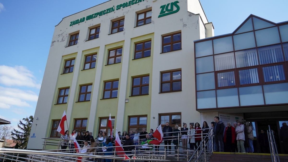 Protest pracowników ZUS trwa. Popieram Ostrołęka [10.04.2026] - zdjęcie #11 - eOstroleka.pl